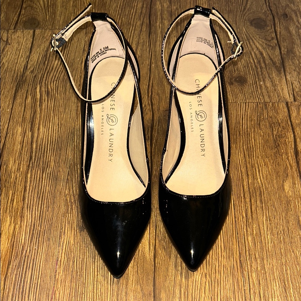 Chinese Laundry Glossy Black Pointed Heels